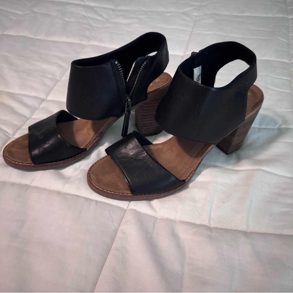 Toms Black and Brown Heeled Sandals with Chunky Block Heel